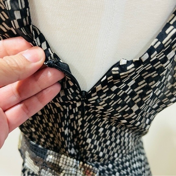 NWT Burning Torch Sleeveless Silk Dress with Sequin Belt in Women's Size XS - Picture 5 of 12